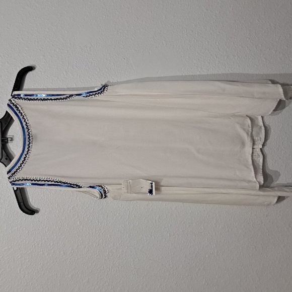 Karen Kane Beaded V-Neck Sleeveless Sharkbite Hem Tank Top - Picture 10 of 11